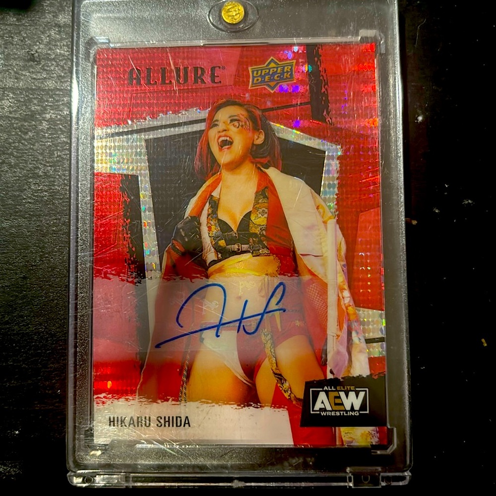 2023 Allure WWE Hikaru Shida #33 Full Autograph Red Rainbow Auto Legend